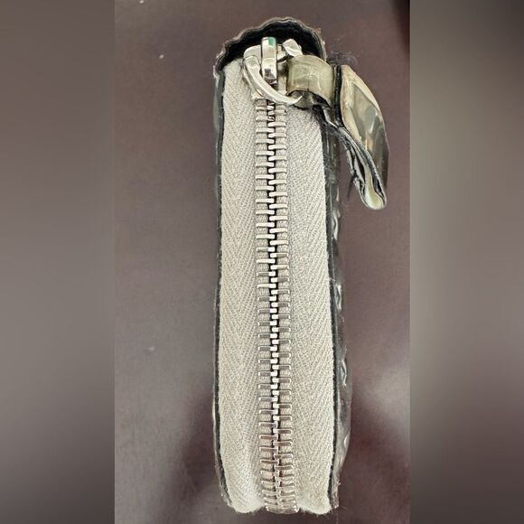 Valentino Garavani Silver Quilted Leather
Rockstud Spike Zip Around Wallet - Picture 4 of 11